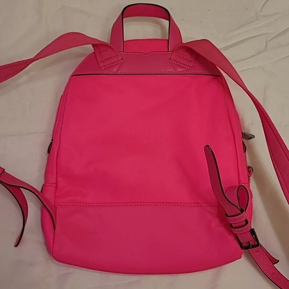 Backpack - Picture 3 of 8